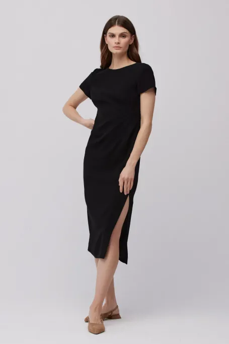 Černé midi šaty s krátkým rukávem