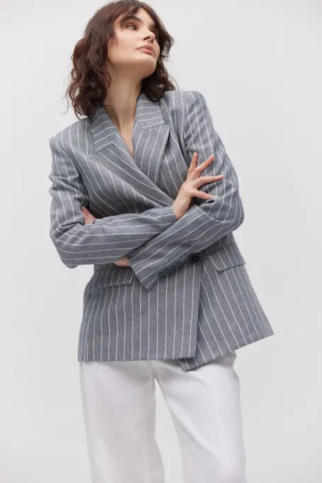 Sako s pruhy a lenem