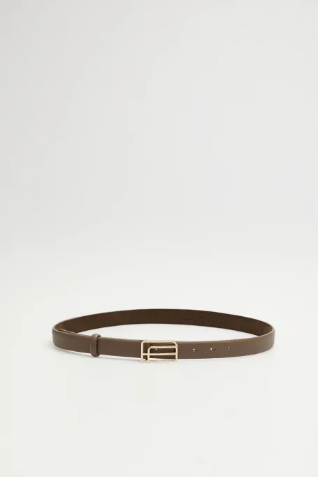 Kožený pásek s přezkou s logem PA