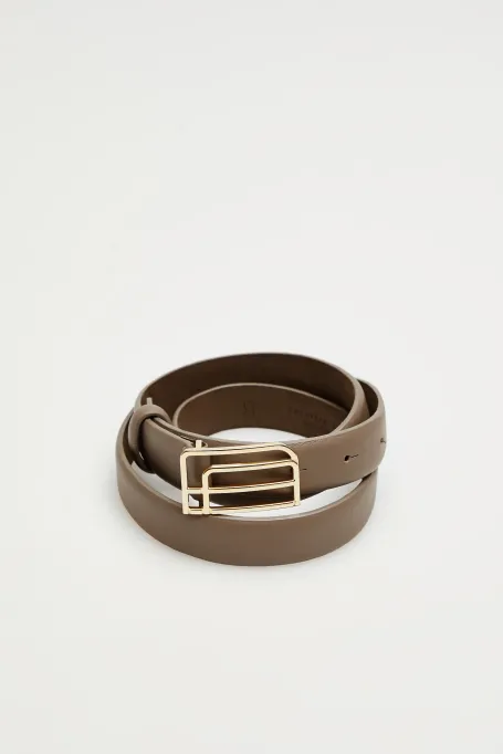 Kožený pásek s přezkou s logem PA