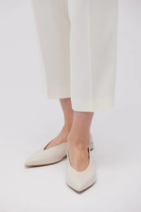 Bežové kožené baleríny s mandlovou špičkou