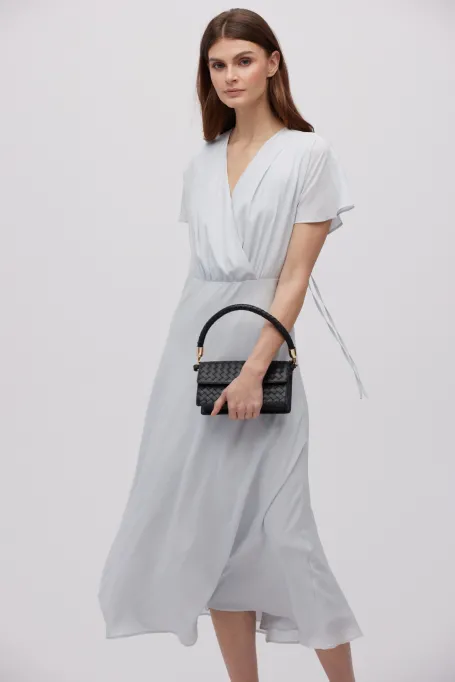 Šedé midi šaty z hedvábí