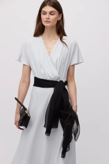 Šedé midi šaty z hedvábí