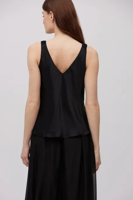 Černá halenka na ramínkách z hedvábí