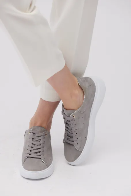 Šedé sneakersy z nubukové kůže