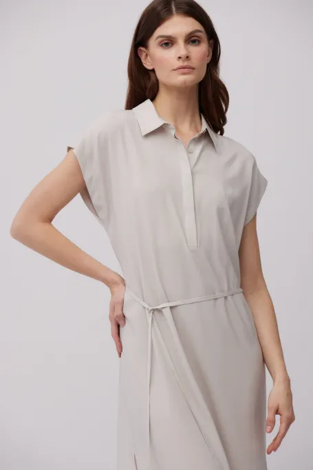 Bežová hedvábná šaty