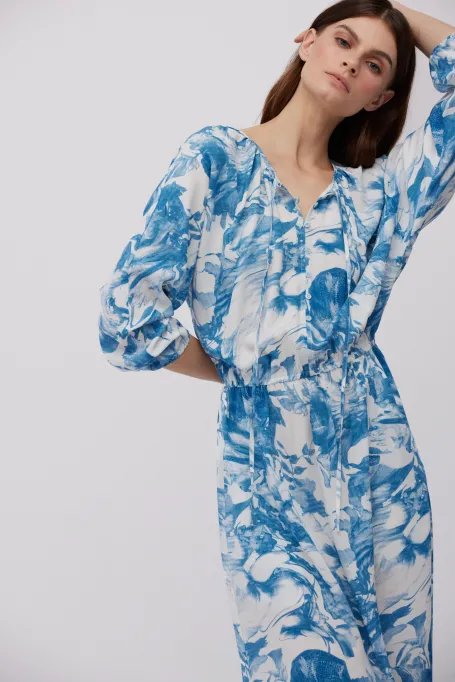 Hedvábné šaty s květinovým vzorem