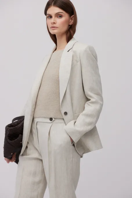 Volný béžový lněný blejzr k obleku