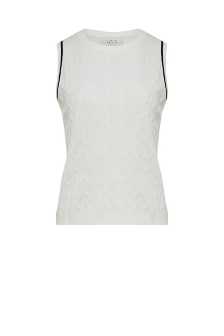 Bílý top s copánkovým vzorem