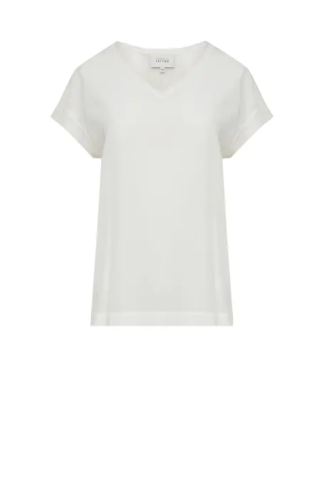 Bílý pletený top se satinovým efektem