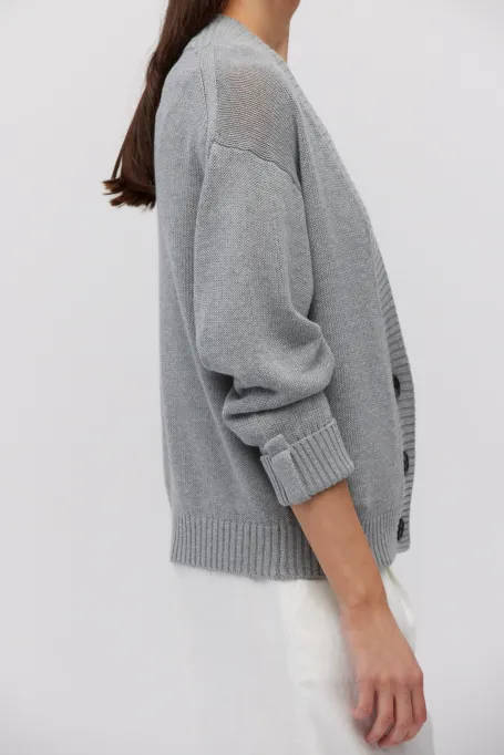 Šedý kardigan s lnem