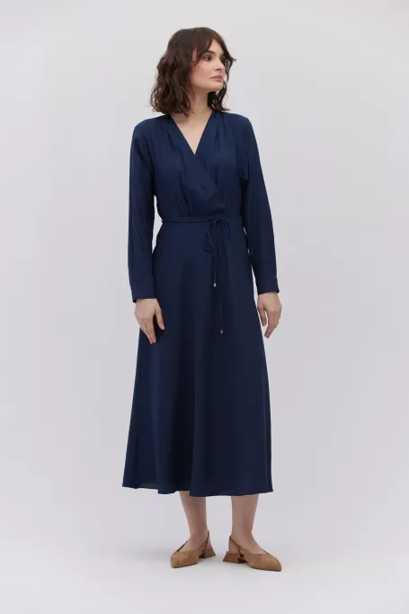 Tmavě modrá hedvábná šaty