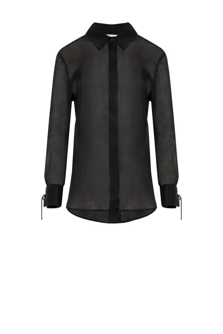 Černá košile z ramie
