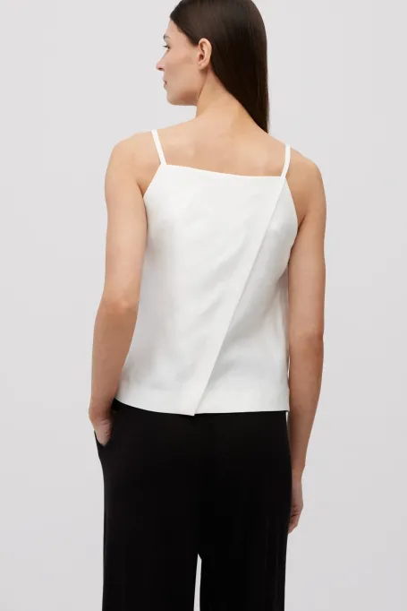 Bílý lený top
