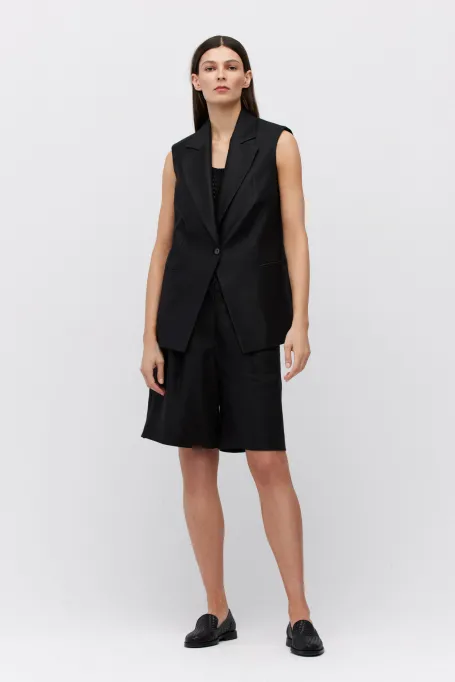 Černá lněná vestou s úzkým střihem