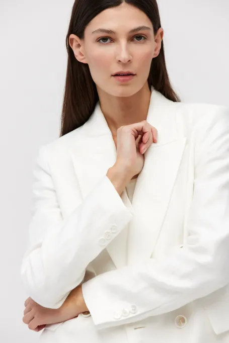 Bílý lněný sako k obleku