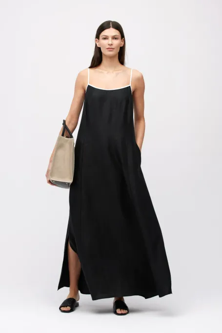 Černé lněné šaty