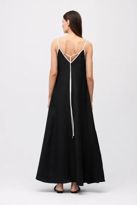 Černé lněné šaty