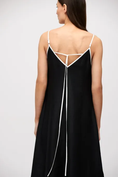 Černé lněné šaty