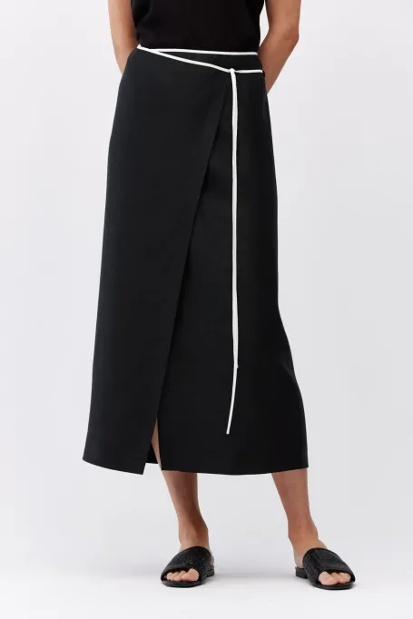 Černá lněná sukně s vázáním