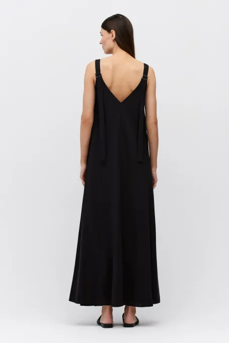 Černé maxi šaty ve tvaru trapezu z hedvábí