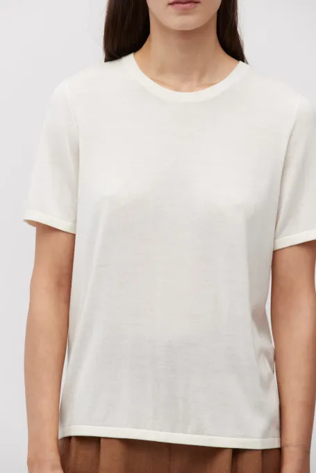 Bílý pletený top s kašmírem