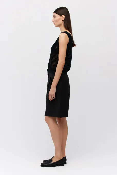 Černý krajkový top z pleteniny z lnu