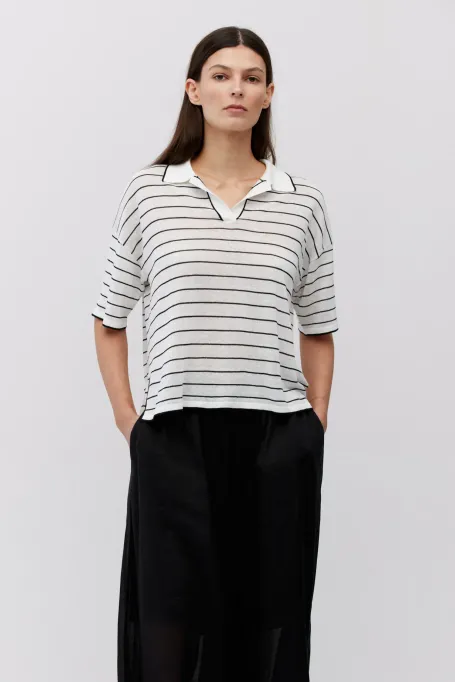 Úpletová polo halenka v bílo-černých pruzích