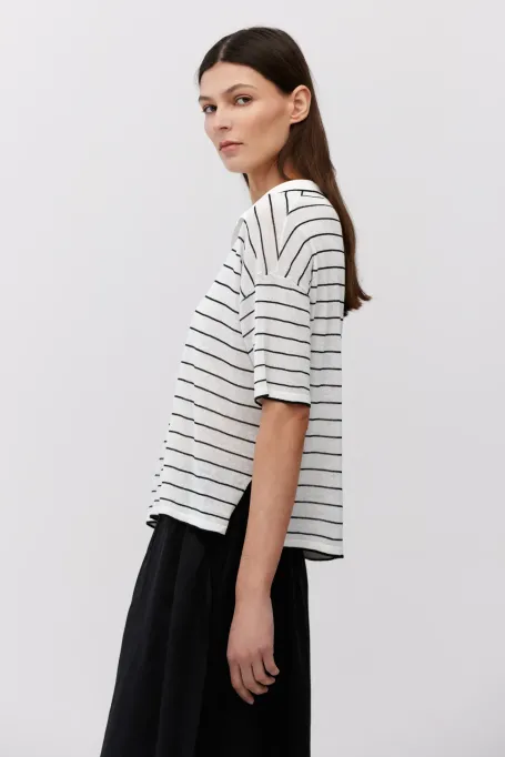 Úpletová polo halenka v bílo-černých pruzích