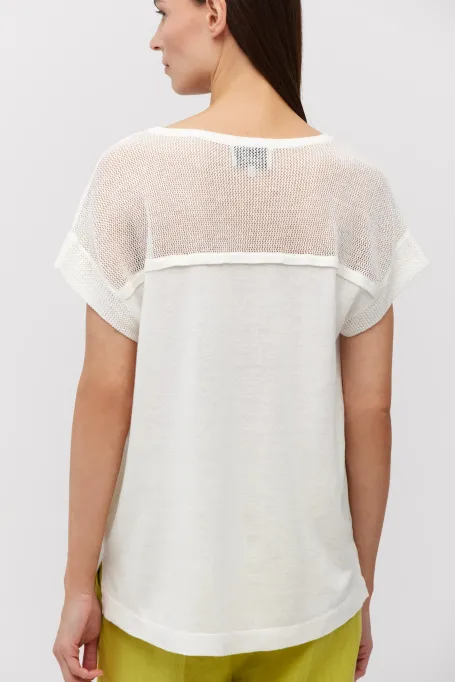 Bílý pletený top se satinovým efektem