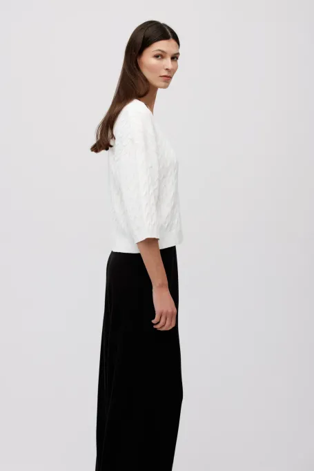 Bílý kardigan s copánkovým vzorem