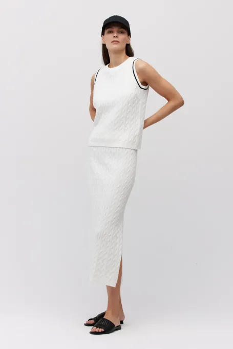 Bílý top s copánkovým vzorem