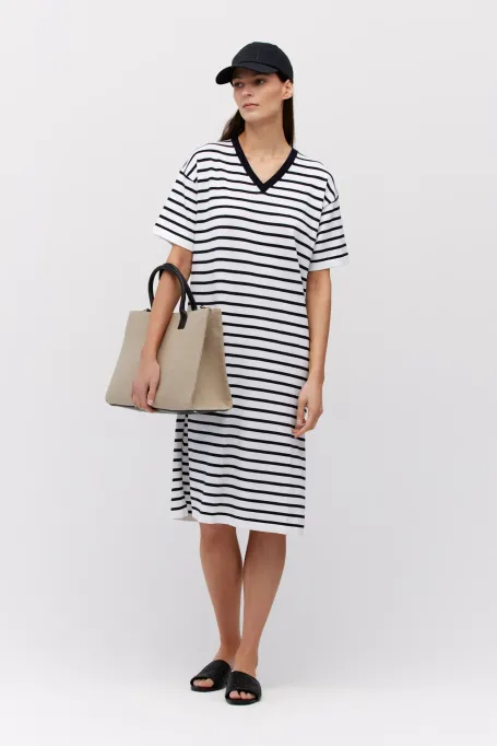 Bílá pruhovaná tubová šaty