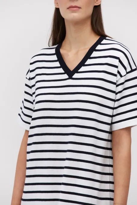 Bílá pruhovaná tubová šaty