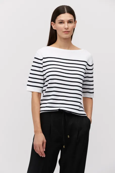 Halenka s hedvábím v pruzích