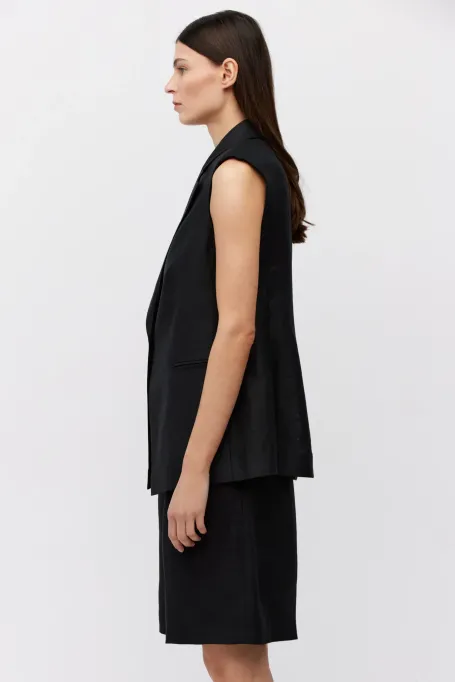 Černá lněná vestou s úzkým střihem