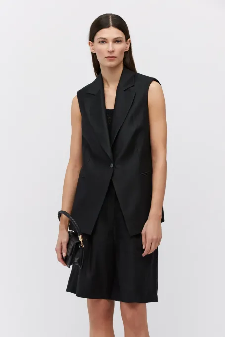 Černá lněná vestou s úzkým střihem