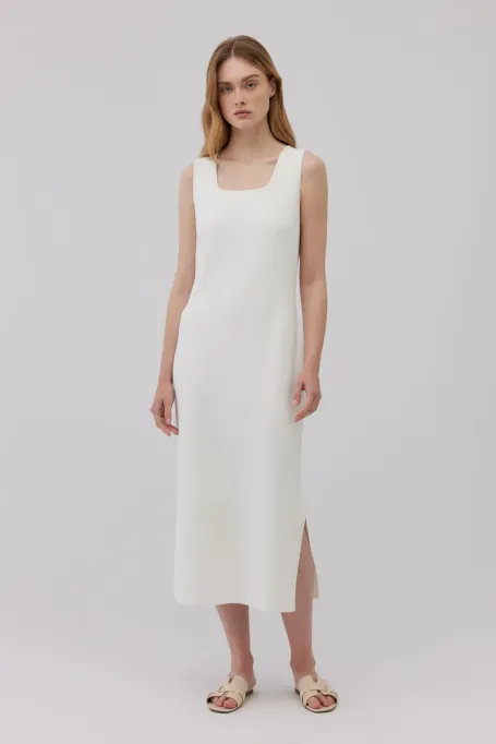 Bílá midi šaty s čtvercovým výstřihem