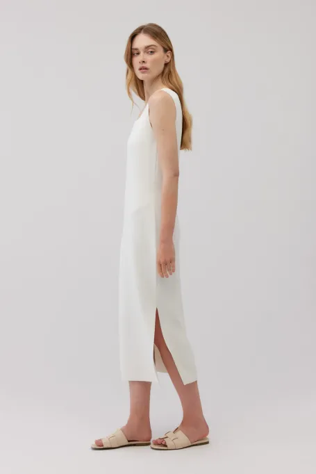 Bílá midi šaty s čtvercovým výstřihem