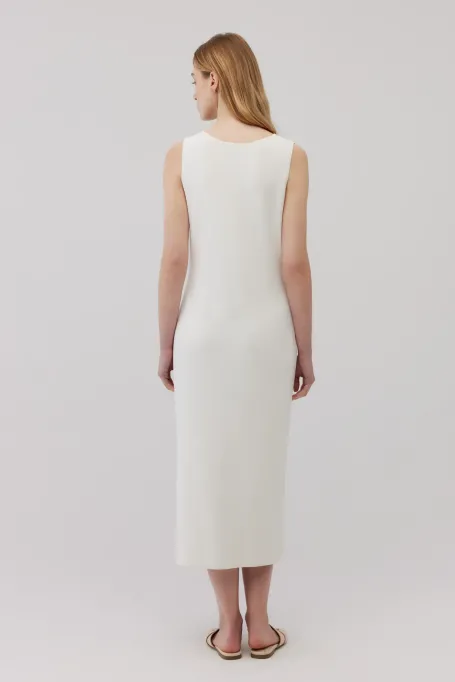 Bílá midi šaty s čtvercovým výstřihem