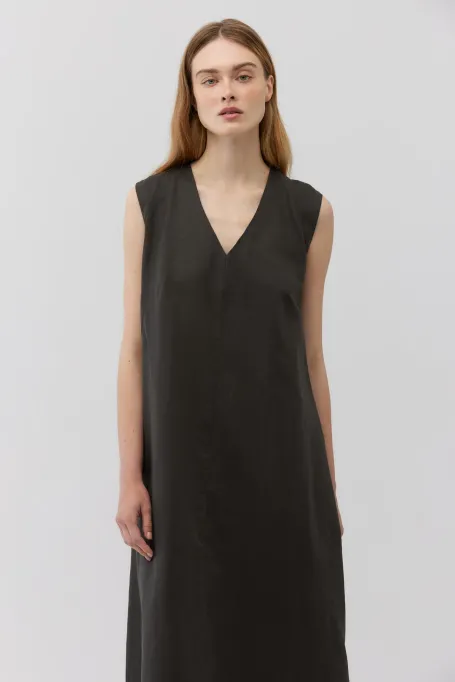 Lněná tmavozelená maxi šaty bez rukávů