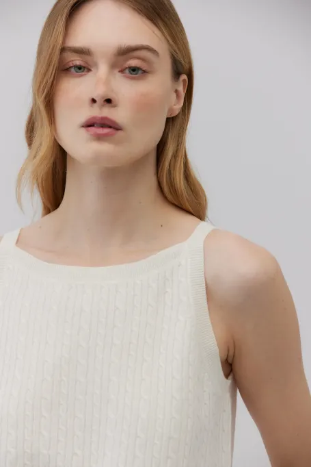 Bílý top s halter výstřihem z merino vlny