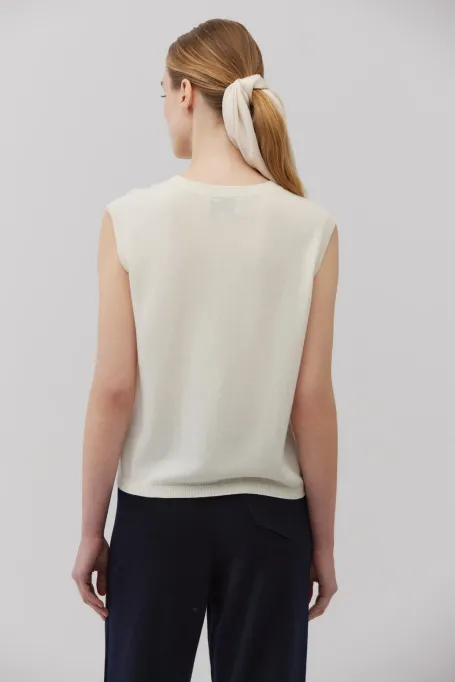 Bílý pletený top s kašmírem