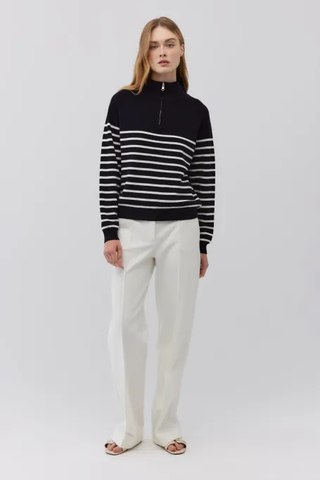 Granátový svetr v pruzích z merinové vlny