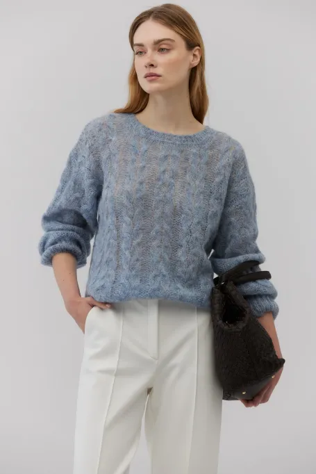 Jasnoniebieský svetr z alpakové vlny