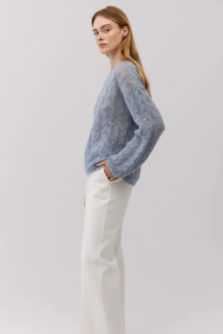 Jasnoniebieský svetr z alpakové vlny