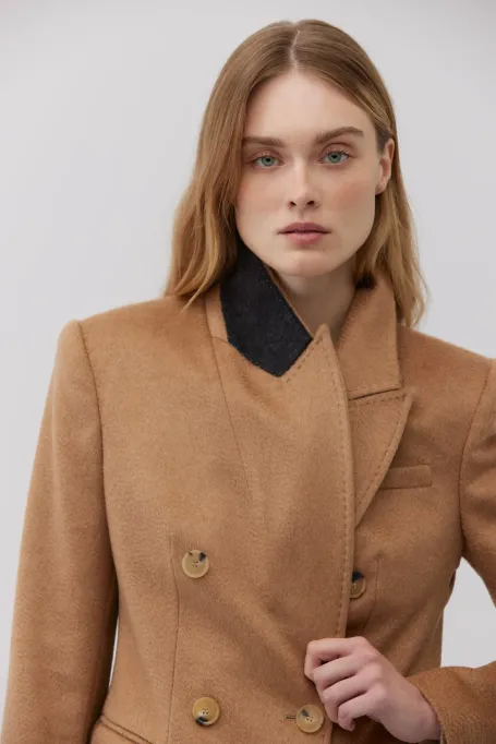 Kamelová bunda z velbloudí vlny