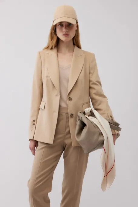 Kurtka z velbloudí vlny v barvě albínové béžové