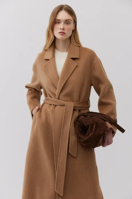 Kamelí kabát z dvoubarevné velbloudí vlny