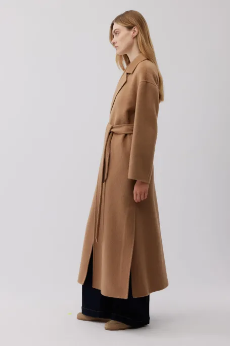 Kamelí kabát z dvoubarevné velbloudí vlny